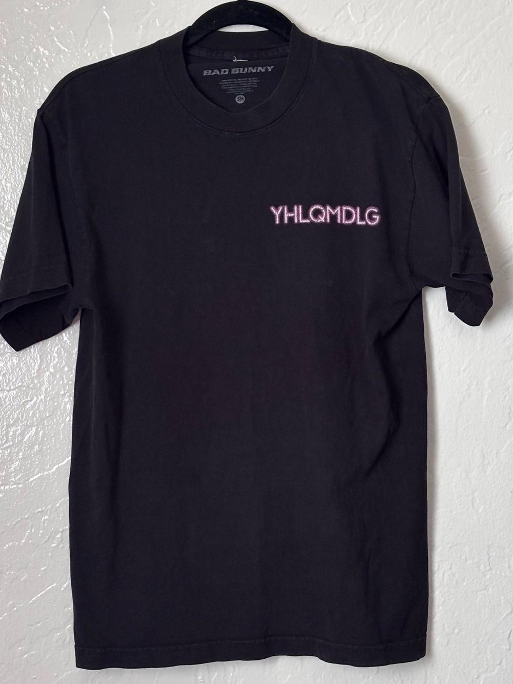 Bad Bunny YHLQMDLG Kite Concert Shirt Merch Black Size SM
Read the description